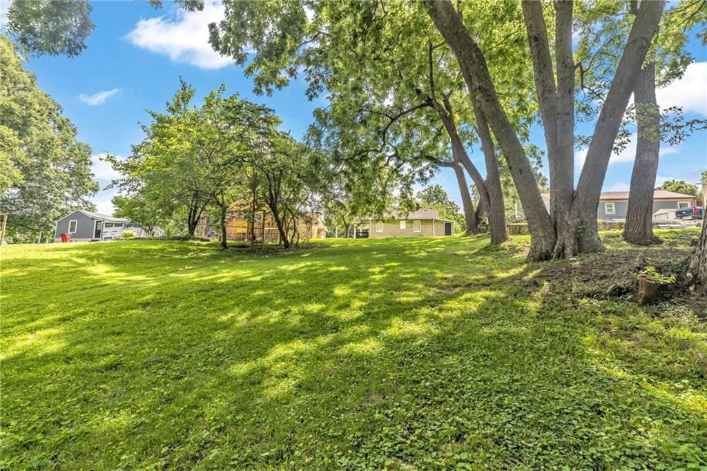 804 N Grand Avenue — photo 14
