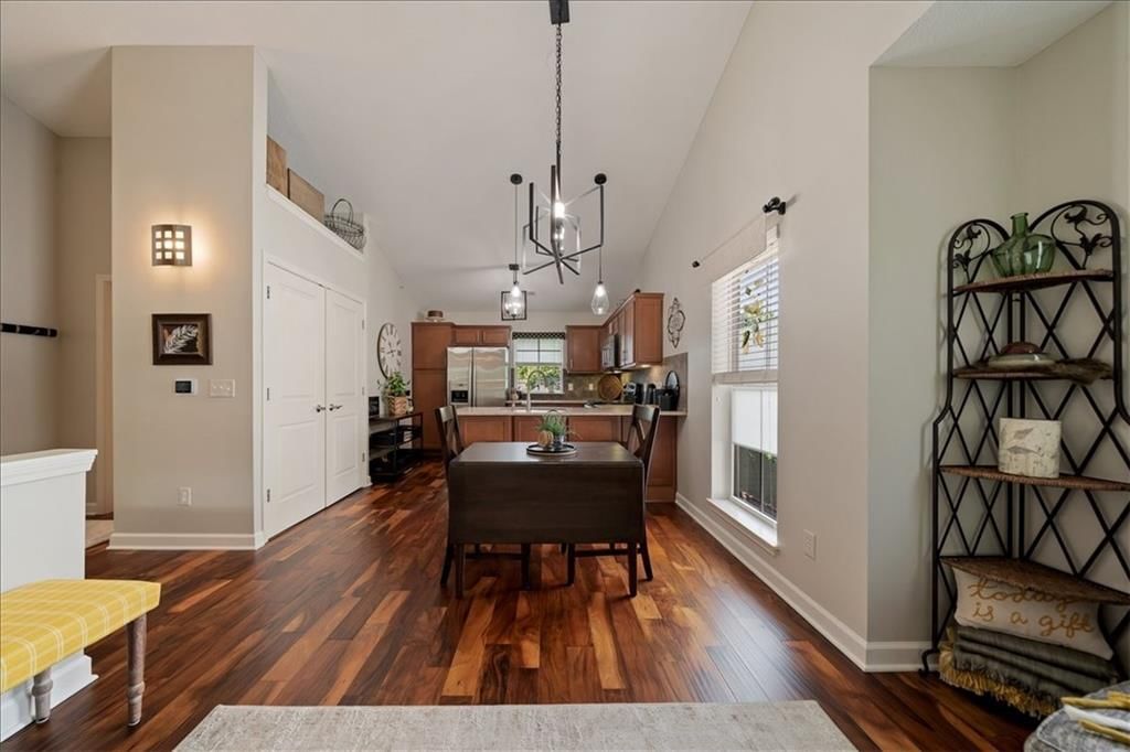 Photo 6 of 28 - 7637 W 78th Street, Overland Park, KS 66204