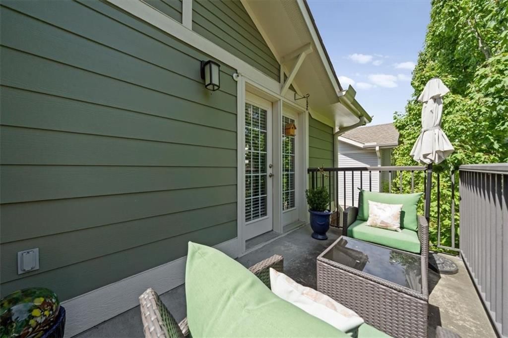 Photo 9 of 28 - 7637 W 78th Street, Overland Park, KS 66204