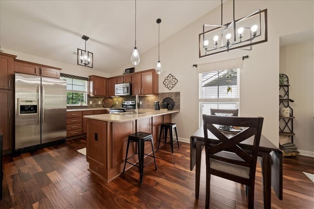 Photo 10 of 28 - 7637 W 78th Street, Overland Park, KS 66204