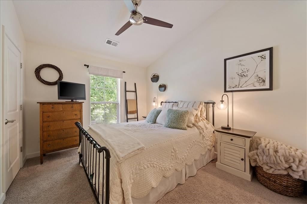 Photo 16 of 28 - 7637 W 78th Street, Overland Park, KS 66204