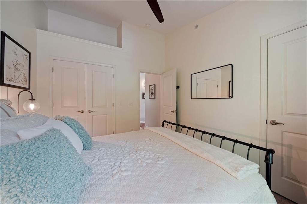 Photo 17 of 28 - 7637 W 78th Street, Overland Park, KS 66204