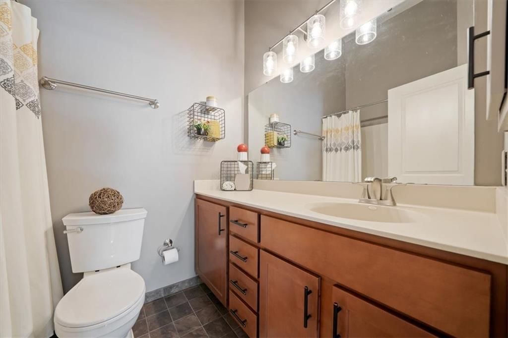 Photo 18 of 28 - 7637 W 78th Street, Overland Park, KS 66204