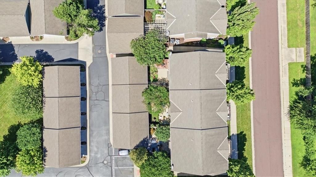 Photo 25 of 28 - 7637 W 78th Street, Overland Park, KS 66204