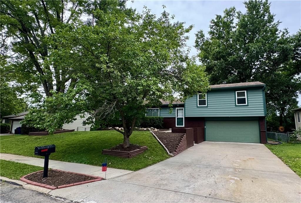 1607 W 28 Terrace, Lawrence, KS