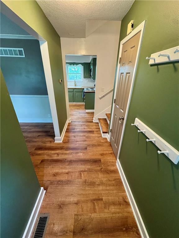 1607 W 28 Terrace — photo 4