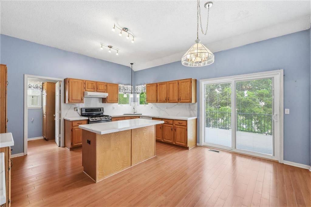 1636 N Hunter Drive — photo 10