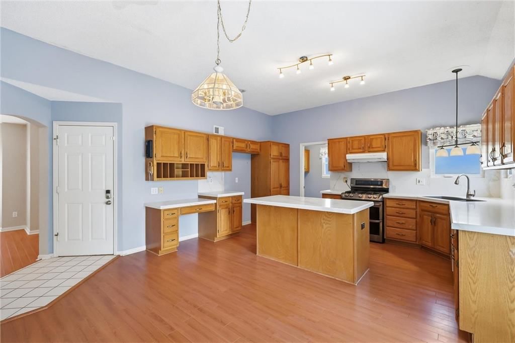 1636 N Hunter Drive — photo 11