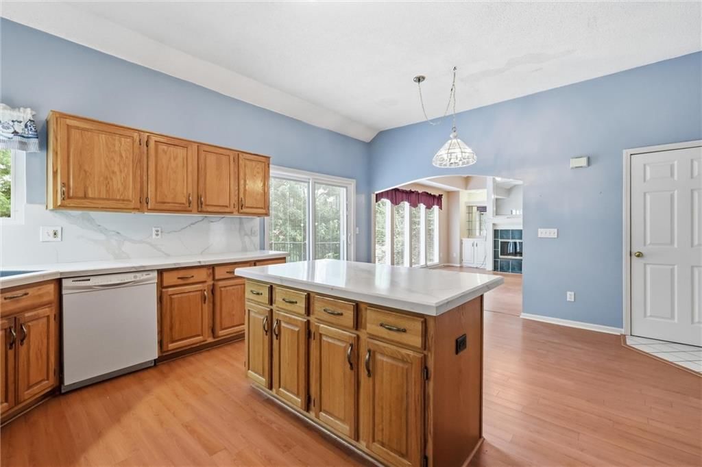 1636 N Hunter Drive — photo 13
