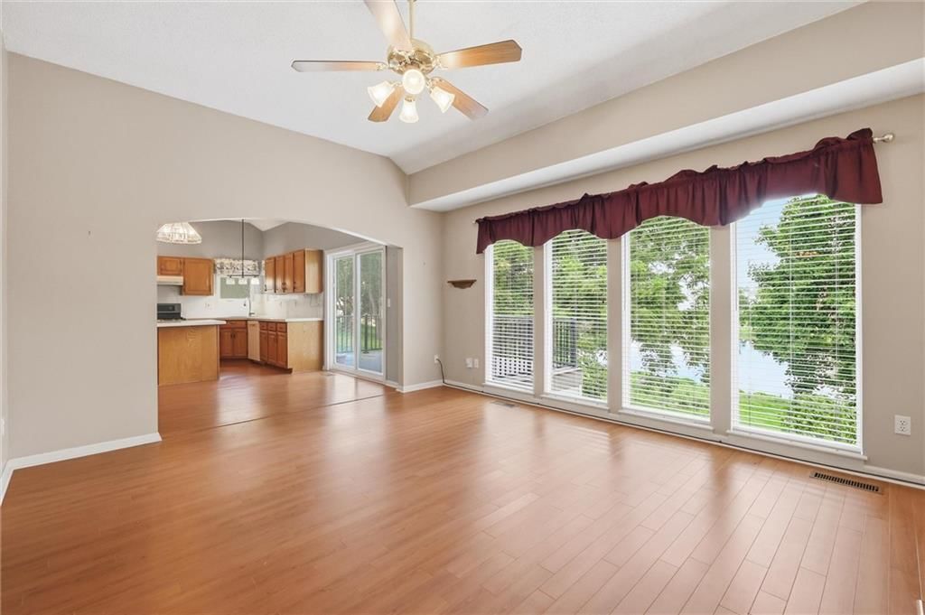 1636 N Hunter Drive — photo 16