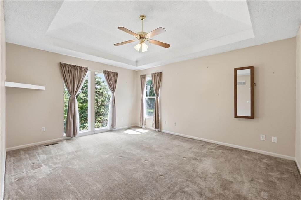 1636 N Hunter Drive — photo 18