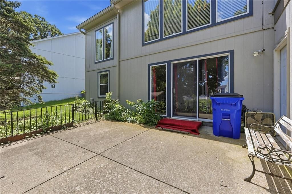 1636 N Hunter Drive — photo 31