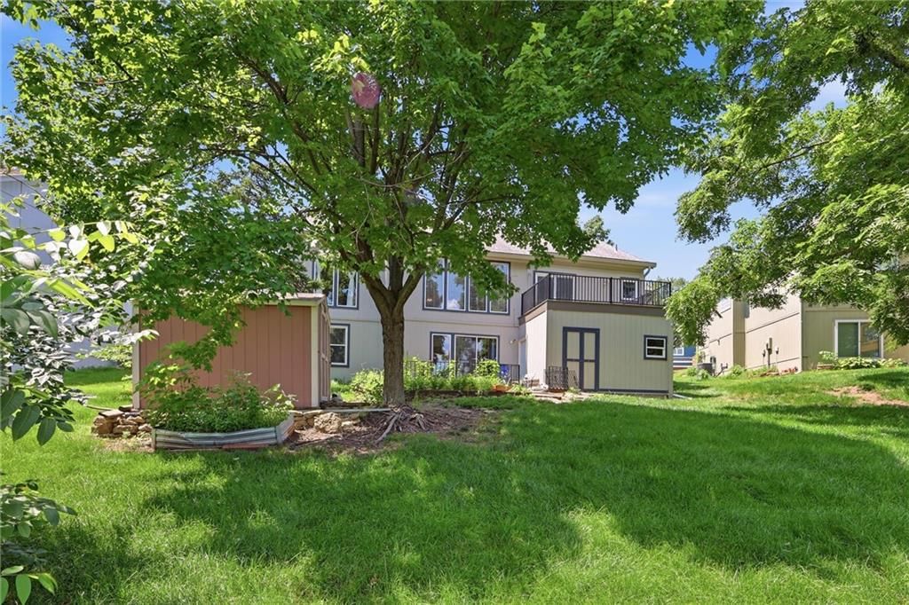 1636 N Hunter Drive — photo 33