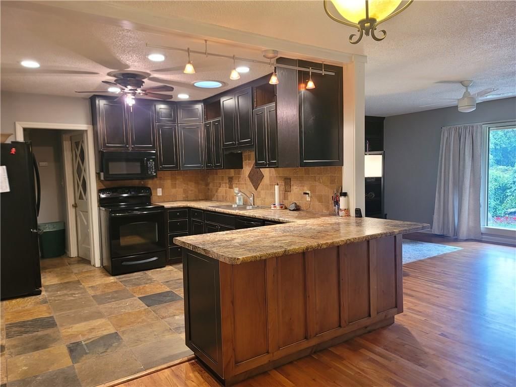 620 Lakin Drive — photo 13