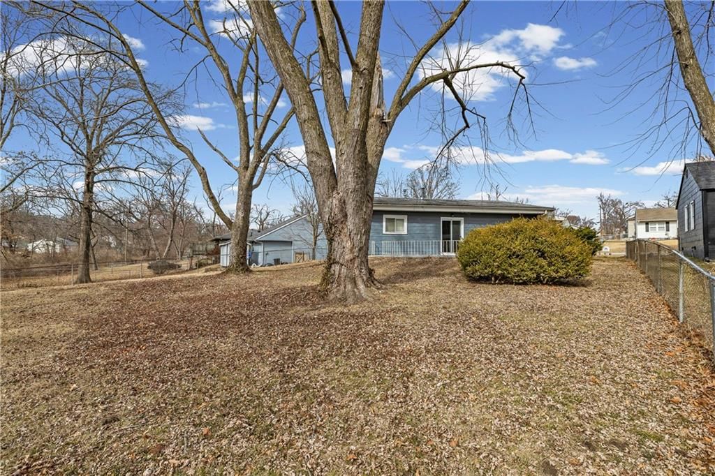 2407 NE 57th Terrace — photo 32