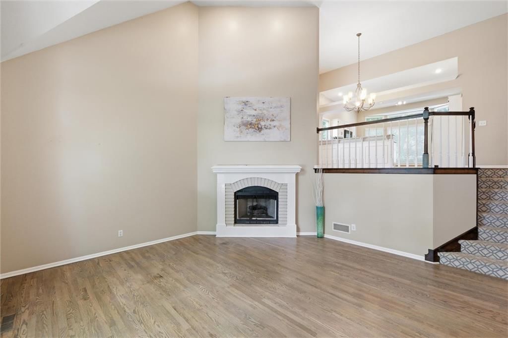 8260 N Woodland Avenue — photo 5