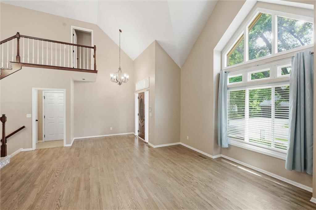 8260 N Woodland Avenue — photo 7