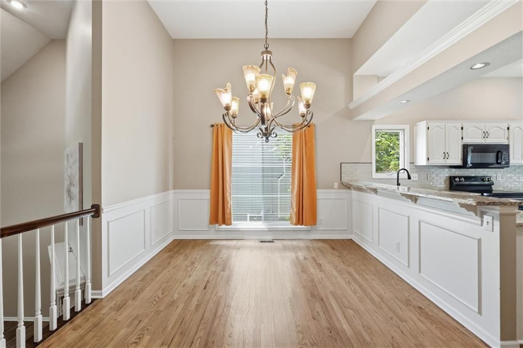 8260 N Woodland Avenue — photo 9