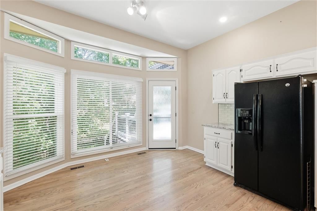 8260 N Woodland Avenue — photo 12