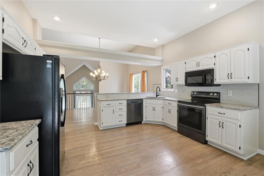 8260 N Woodland Avenue — photo 13