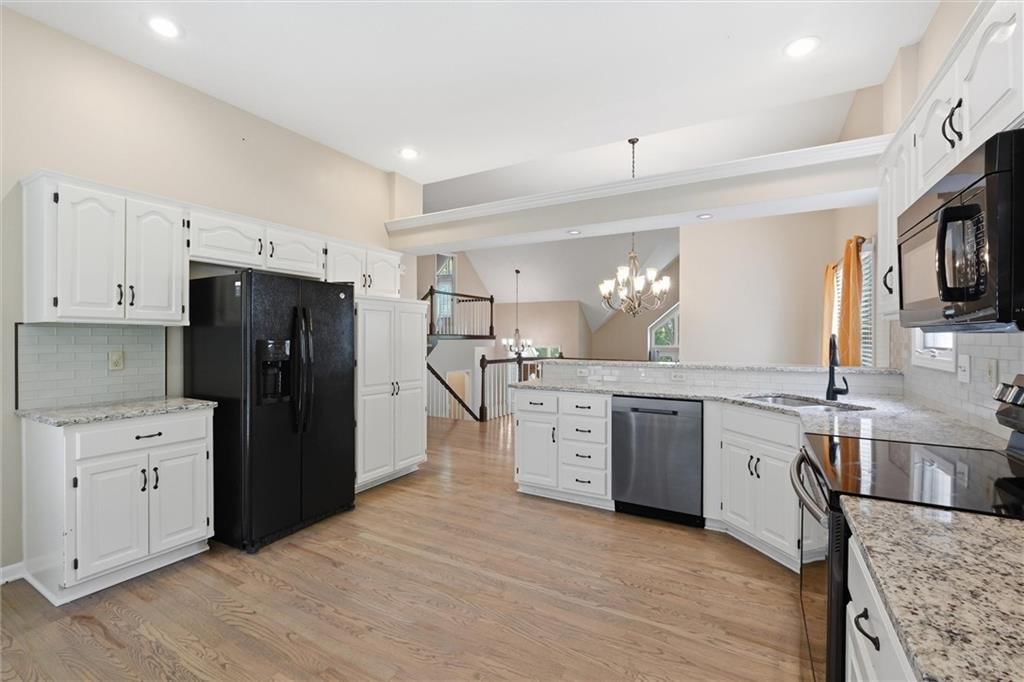 8260 N Woodland Avenue — photo 14