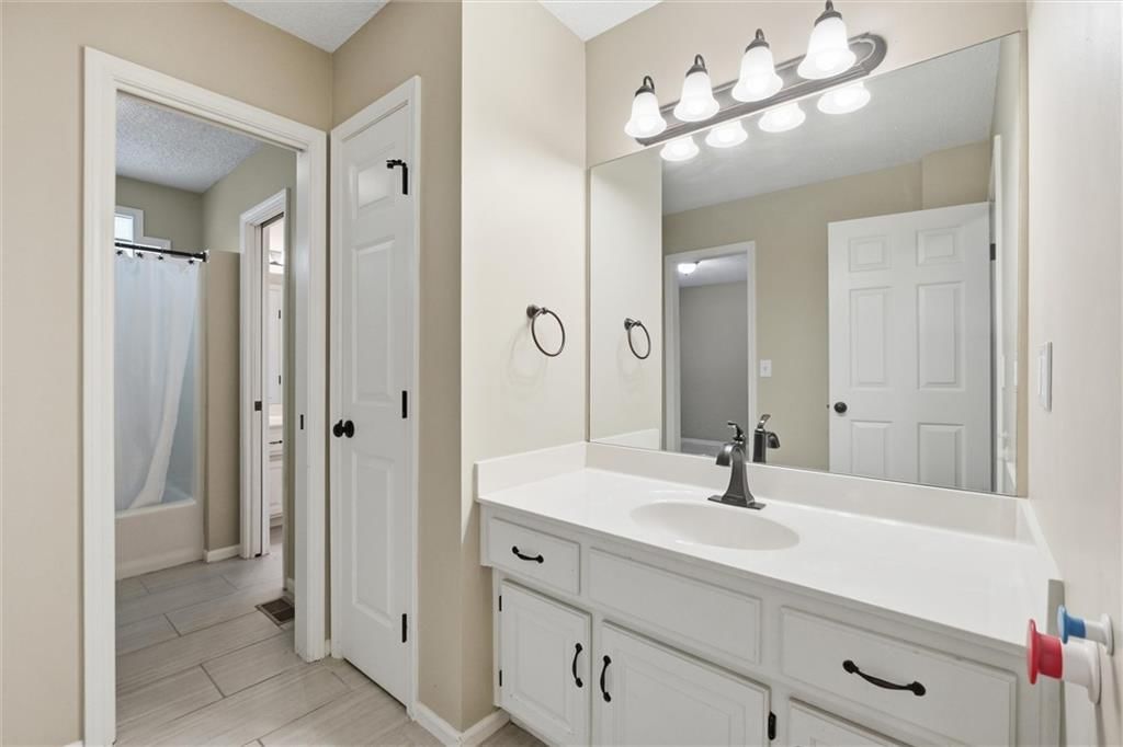 8260 N Woodland Avenue — photo 21