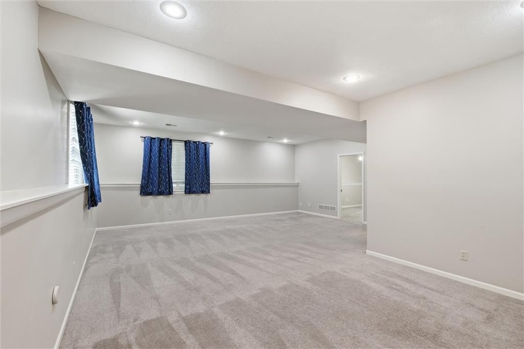 8260 N Woodland Avenue — photo 27
