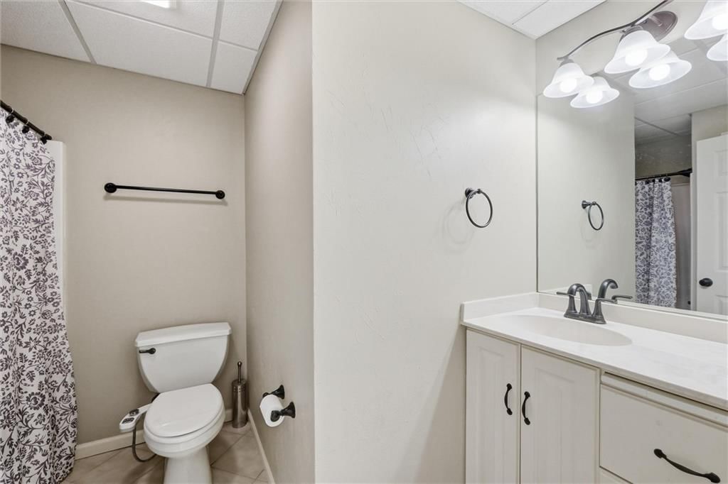 8260 N Woodland Avenue — photo 28
