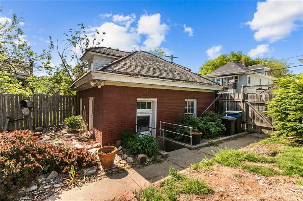 2507 Francis Street — photo 38