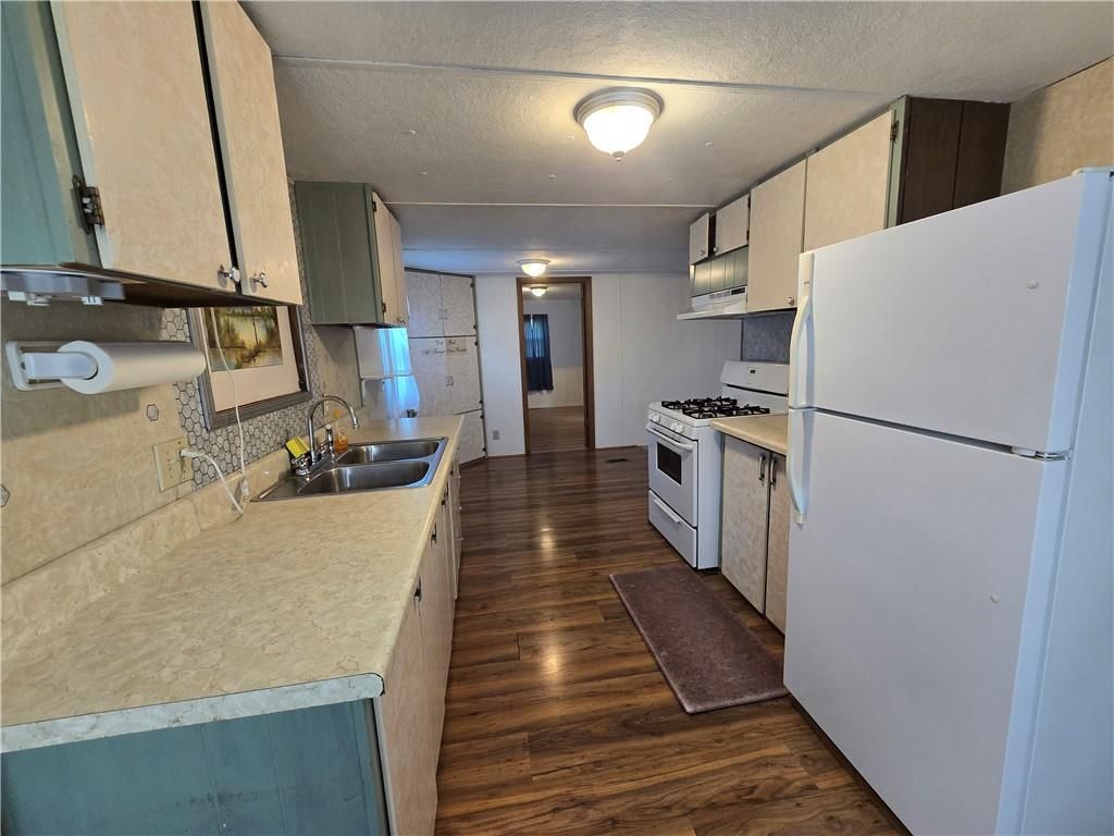 1301 E Charles Street — photo 7
