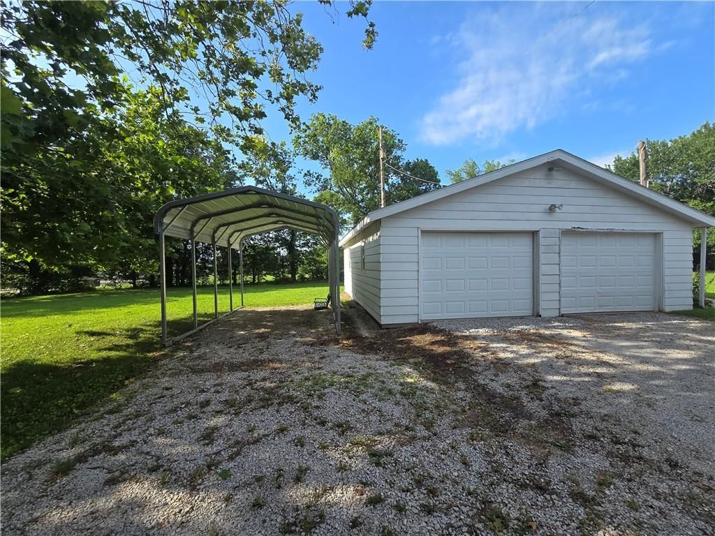 1301 E Charles Street — photo 23