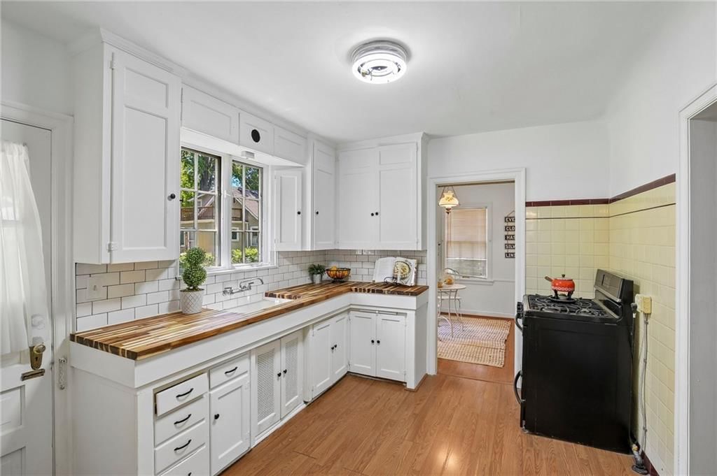 415 E 75TH Street — photo 11