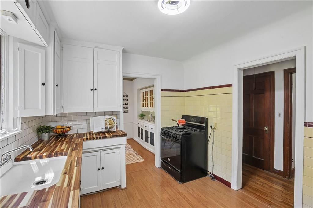 415 E 75TH Street — photo 12