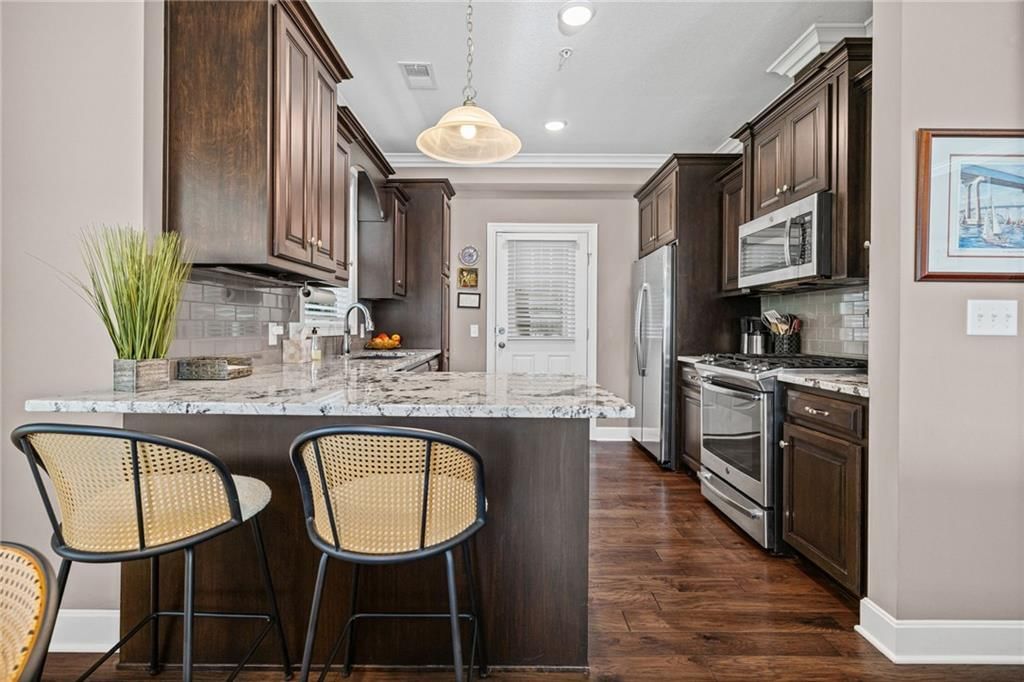 16009 Fontana Street — photo 10