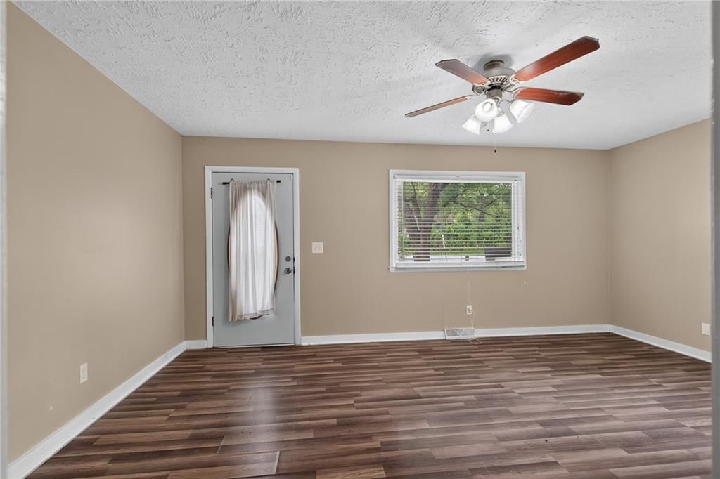 14900 Bellaire Avenue — photo 3