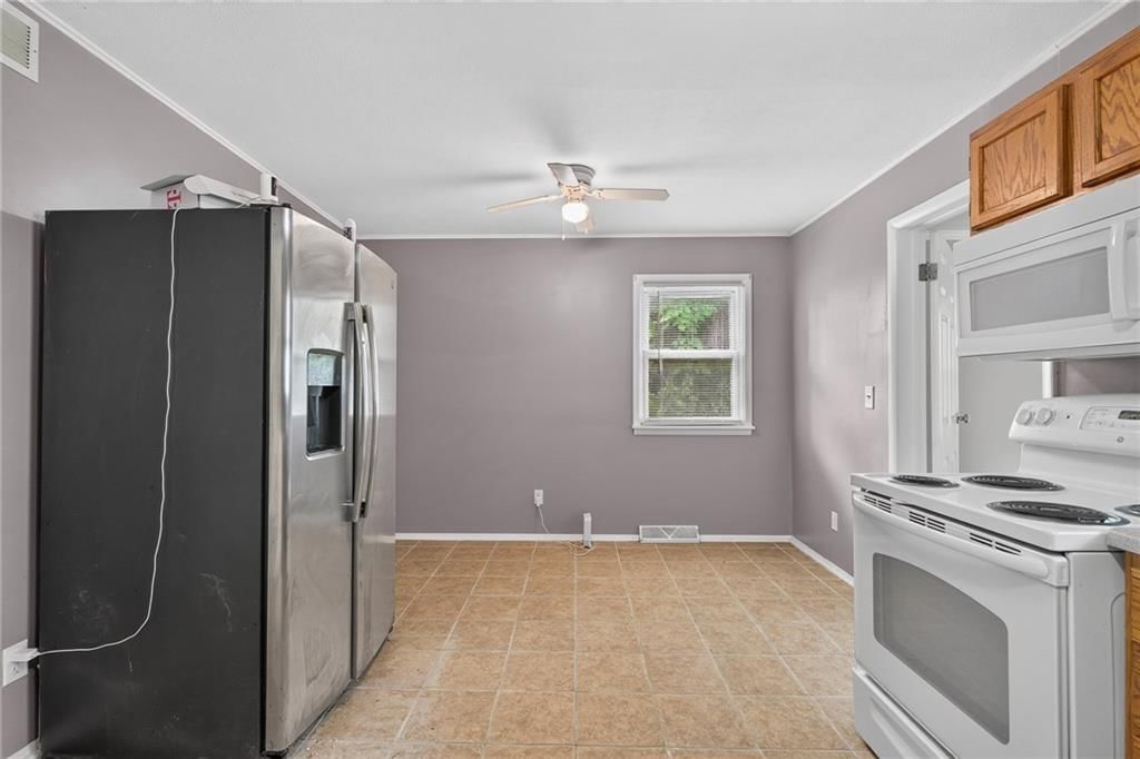 14900 Bellaire Avenue — photo 8