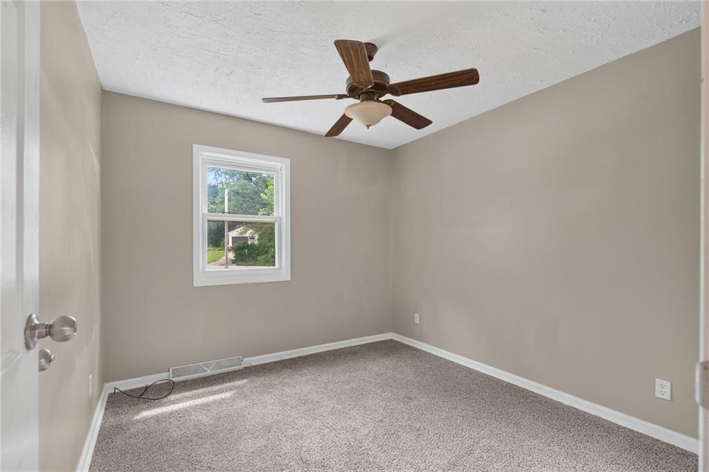 14900 Bellaire Avenue — photo 16