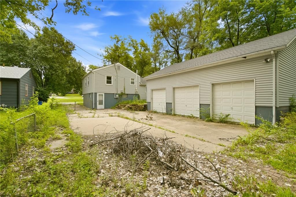14900 Bellaire Avenue — photo 26