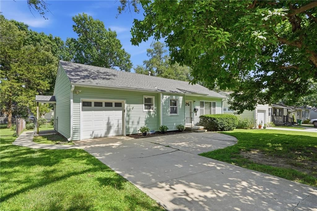5427 Briar Street — photo 2