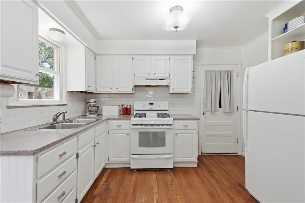 5427 Briar Street — photo 9