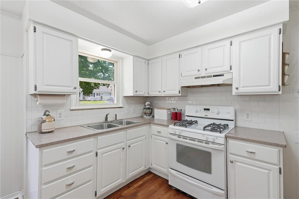 5427 Briar Street — photo 10