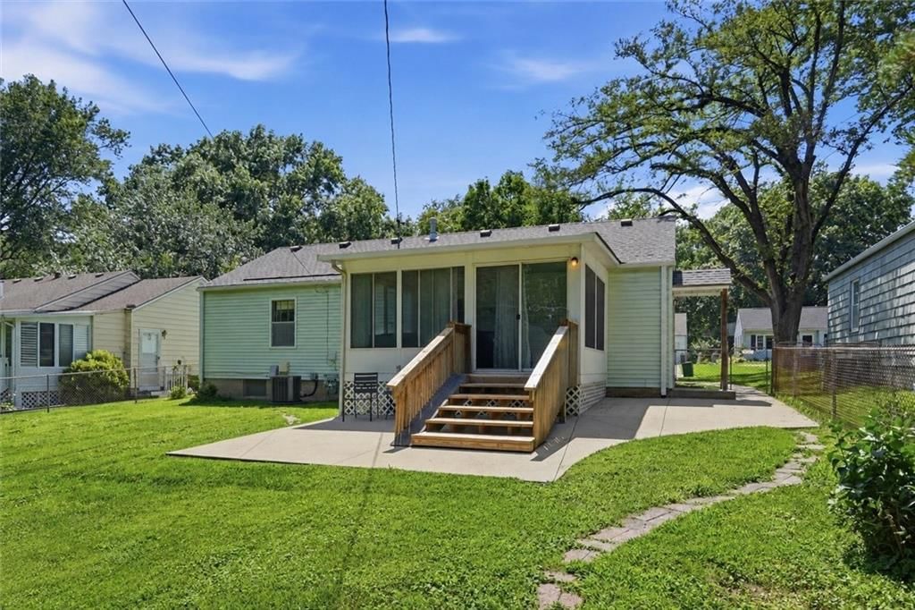 5427 Briar Street — photo 23