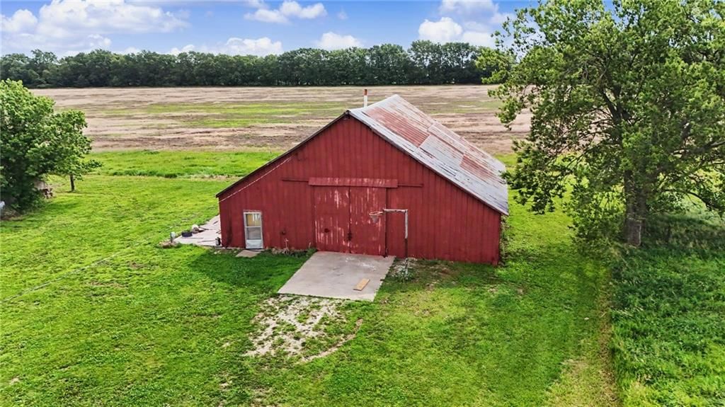 15496 Norton Road — photo 33