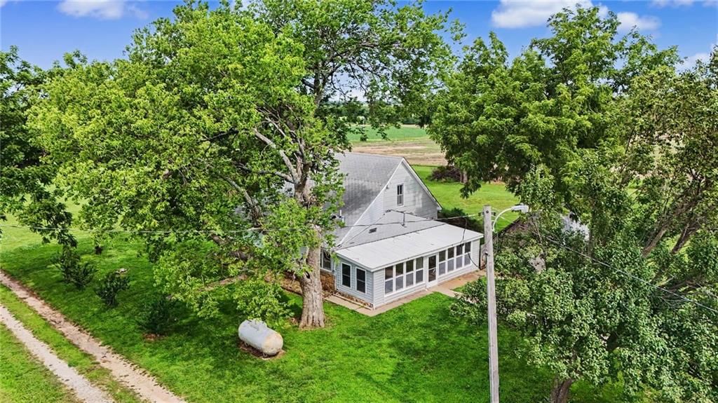 15496 Norton Road — photo 44