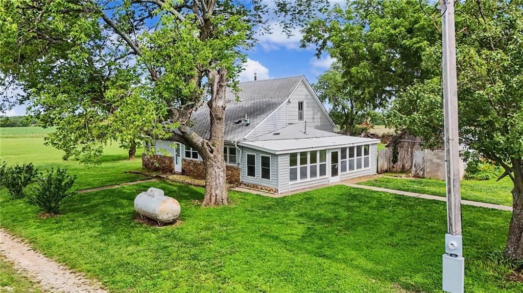 15496 Norton Road — photo 45