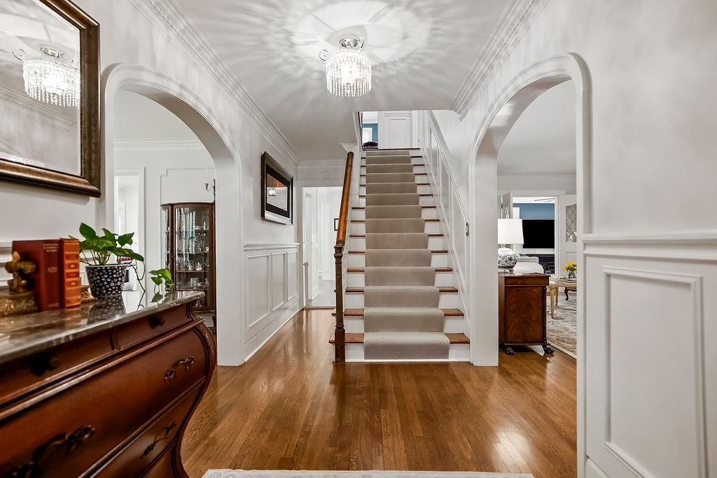 631 W 66th Terrace — photo 4
