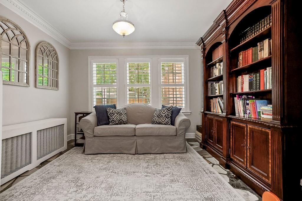 631 W 66th Terrace — photo 9