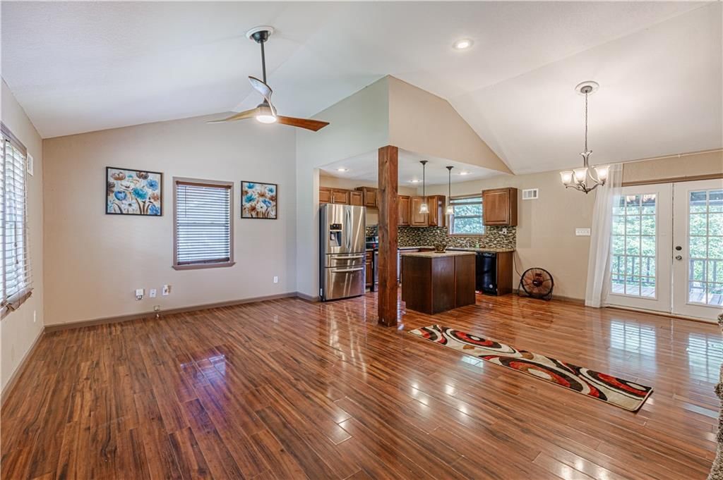8602 E 84th Terrace — photo 4