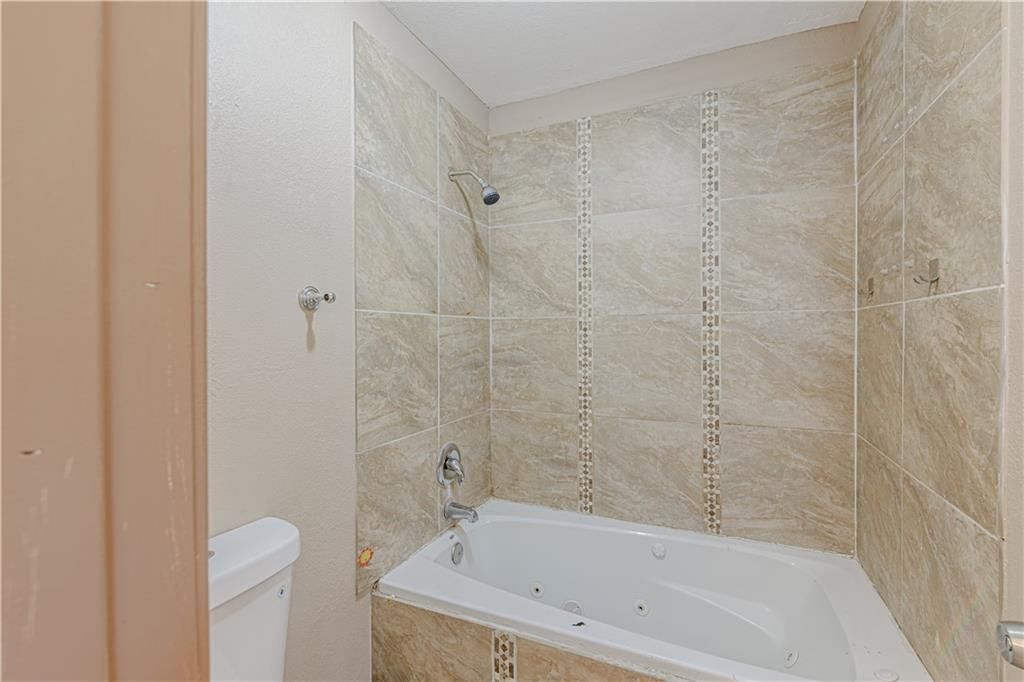 8602 E 84th Terrace — photo 15
