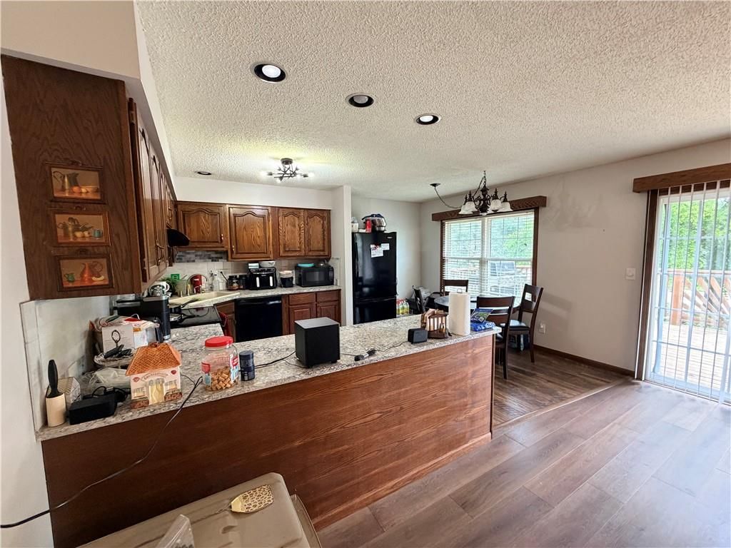 804 BIRCHWOOD Circle — photo 3